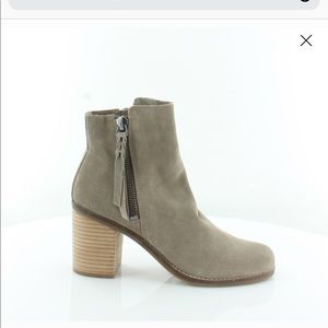 Never Worn Dolce Vita Laine Bootie - Size 8.5